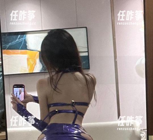阿薰kaOri 阿薰kaOri的黑兽精灵cos,不得不说选得很有品,默默佩服了一下她的眼光。
