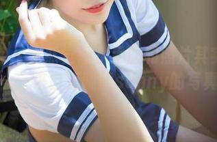青豆客 - 突然觉得水手服和照片其实是个家庭——来自莫晓茜sunny的写真作品