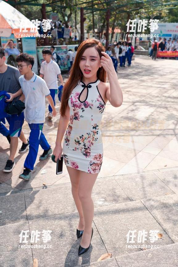 魔镜街拍-婷婷 魔镜街拍 - 原图探班:婷婷的黑丝OL日常,职场与魅力的魔力交错。